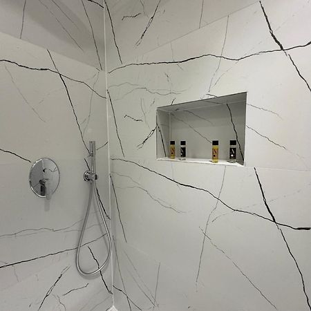 Twins Hotel Vlorë 외부 사진