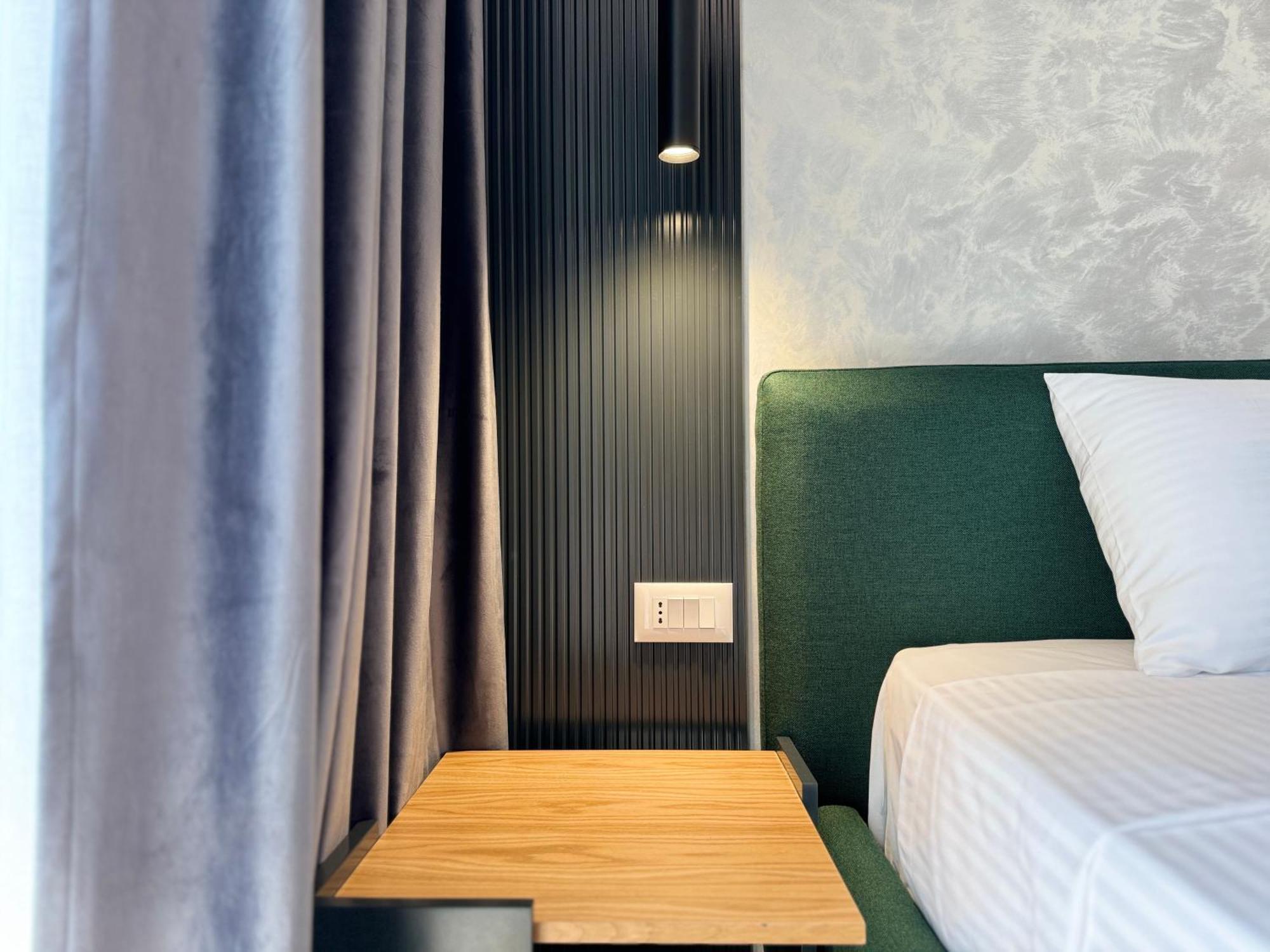 Twins Hotel Vlorë 외부 사진