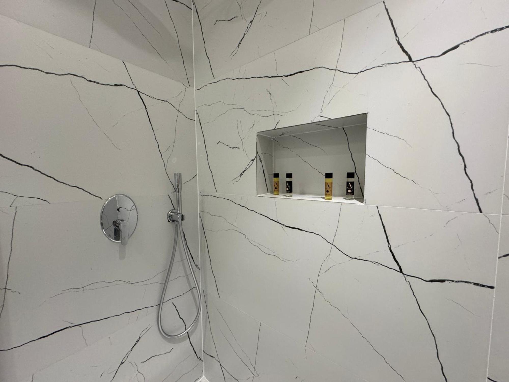 Twins Hotel Vlorë 외부 사진