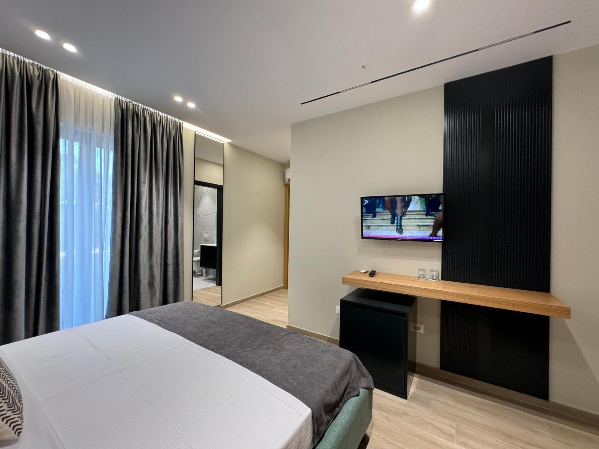 Twins Hotel Vlorë 외부 사진