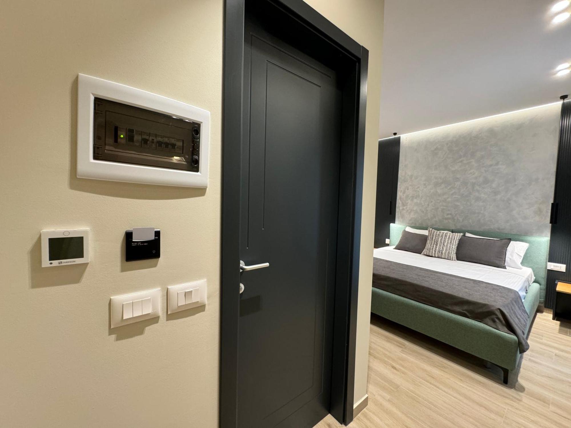 Twins Hotel Vlorë 외부 사진