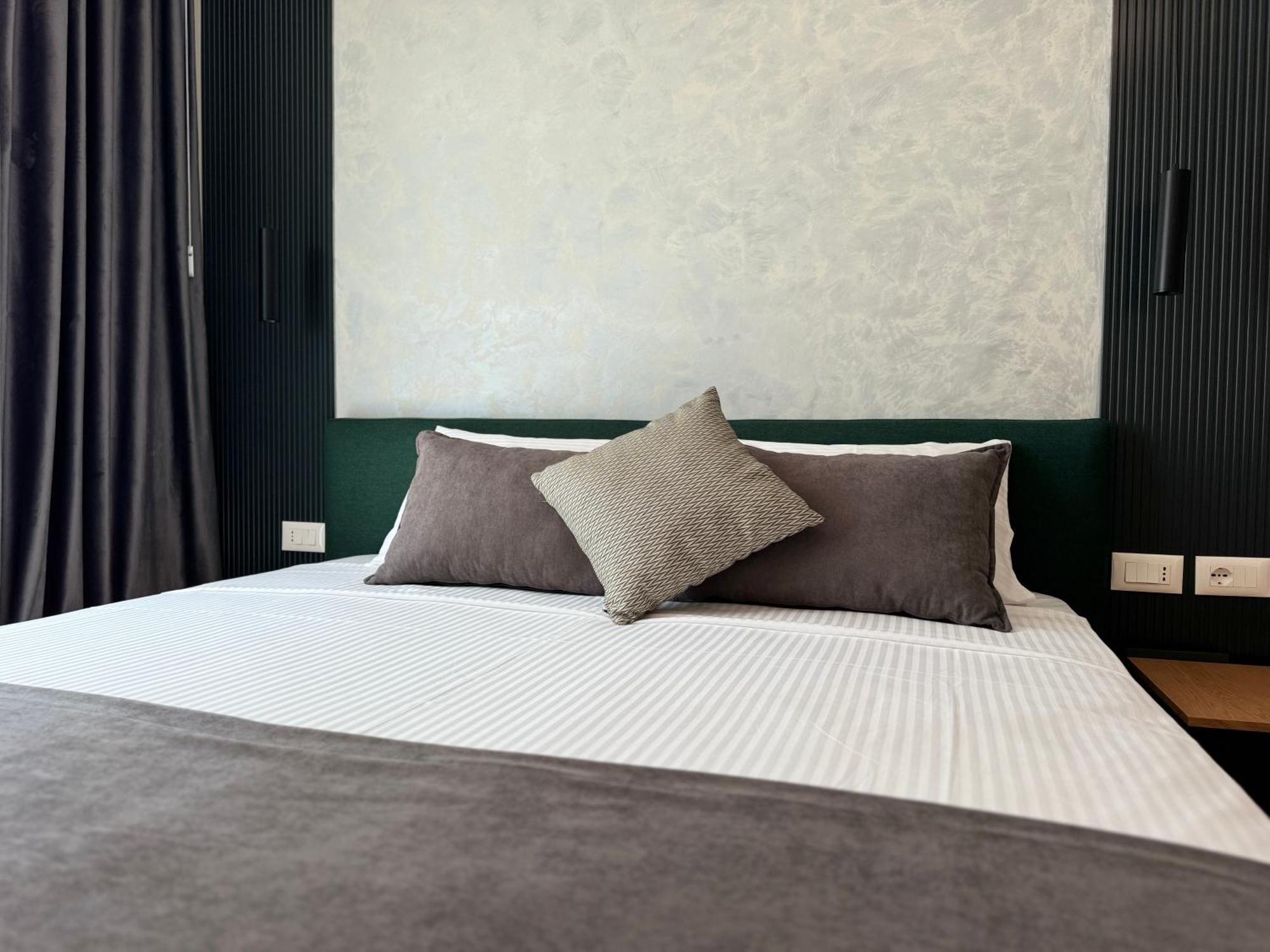 Twins Hotel Vlorë 외부 사진