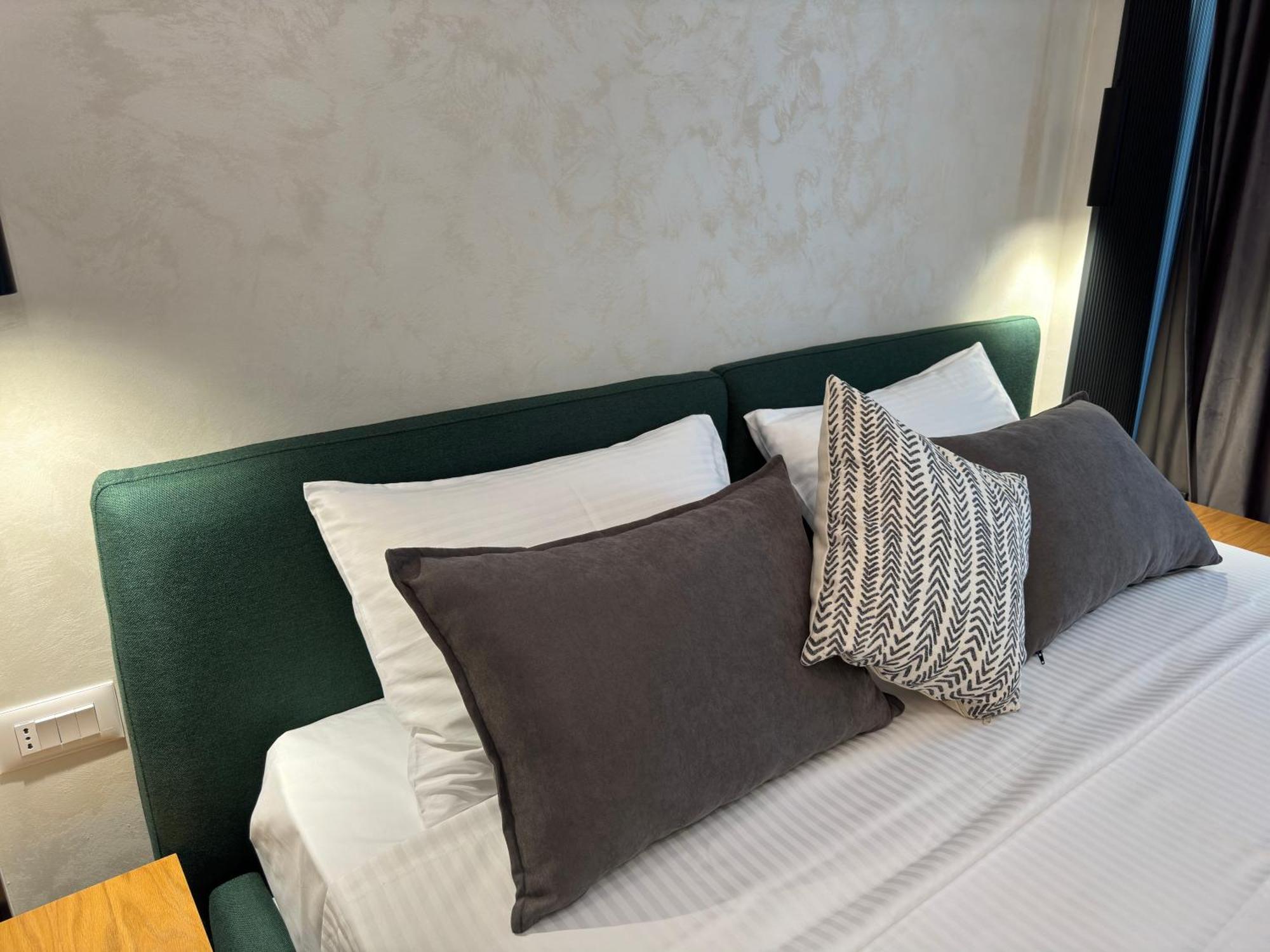 Twins Hotel Vlorë 외부 사진