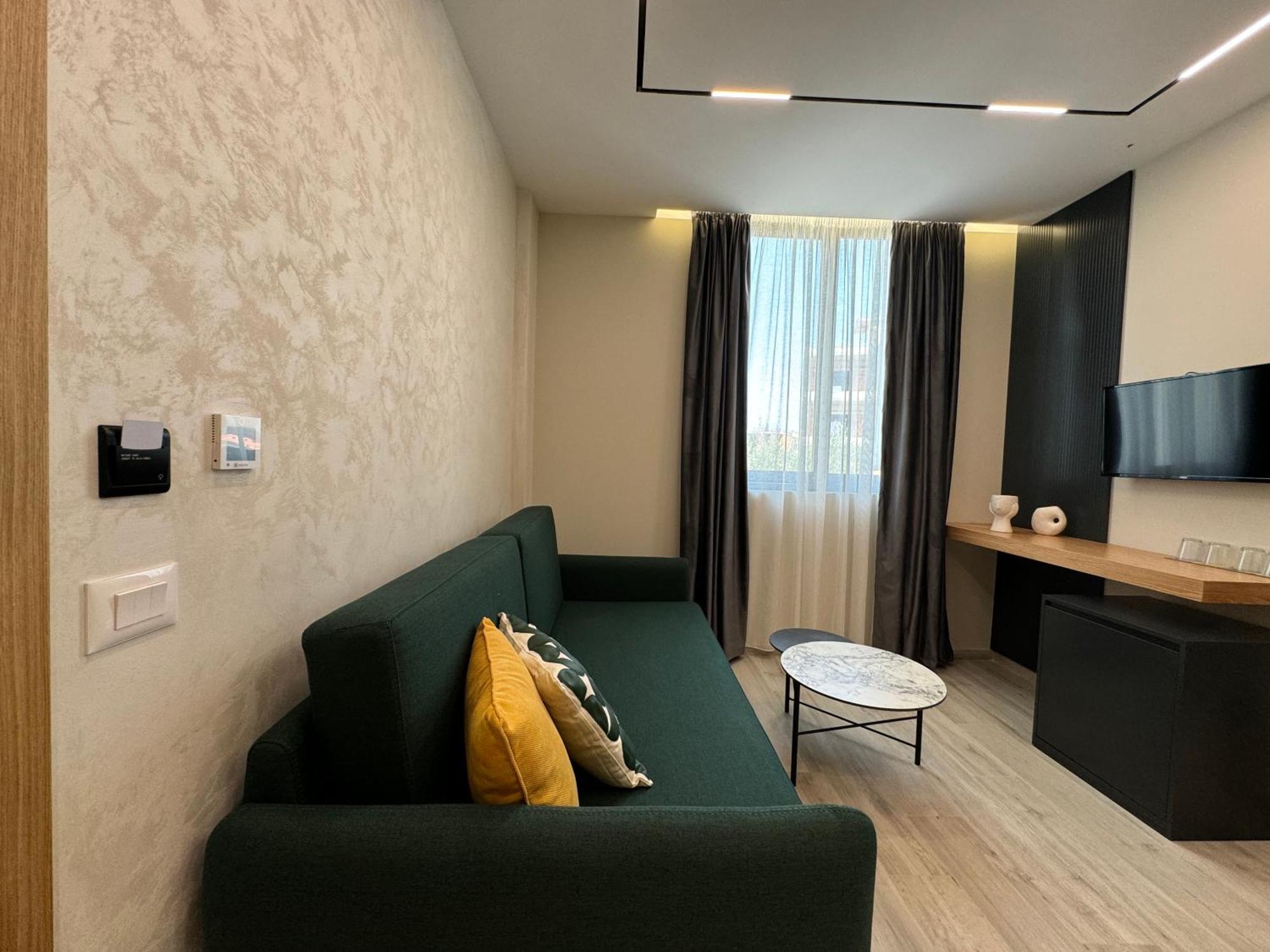 Twins Hotel Vlorë 외부 사진