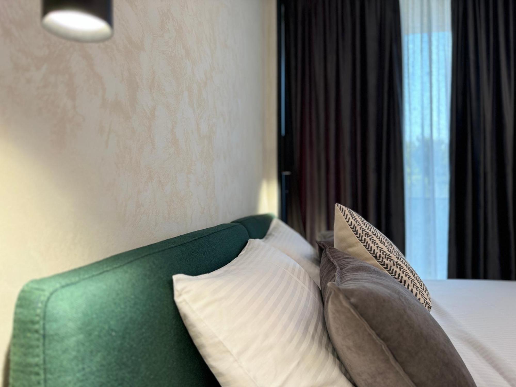 Twins Hotel Vlorë 외부 사진