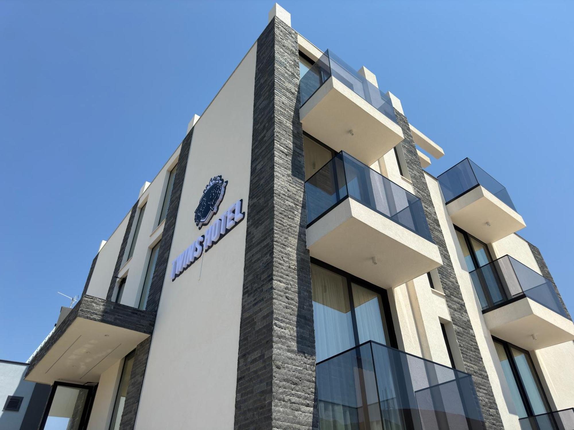 Twins Hotel Vlorë 외부 사진